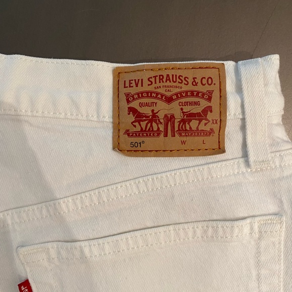 Levi’s 501 jean shorts - Picture 5 of 5